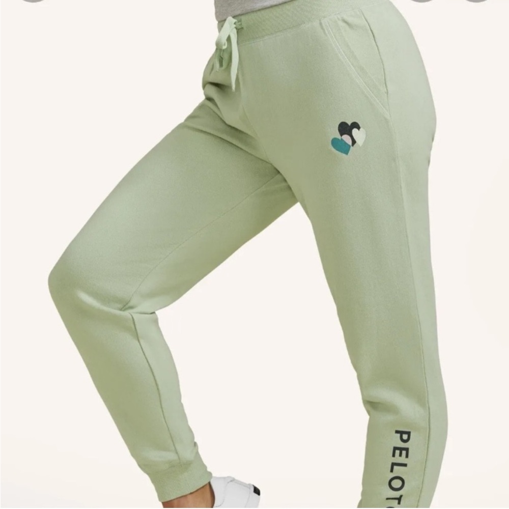 NWT - Peloton Green Heart Jogger - sz L